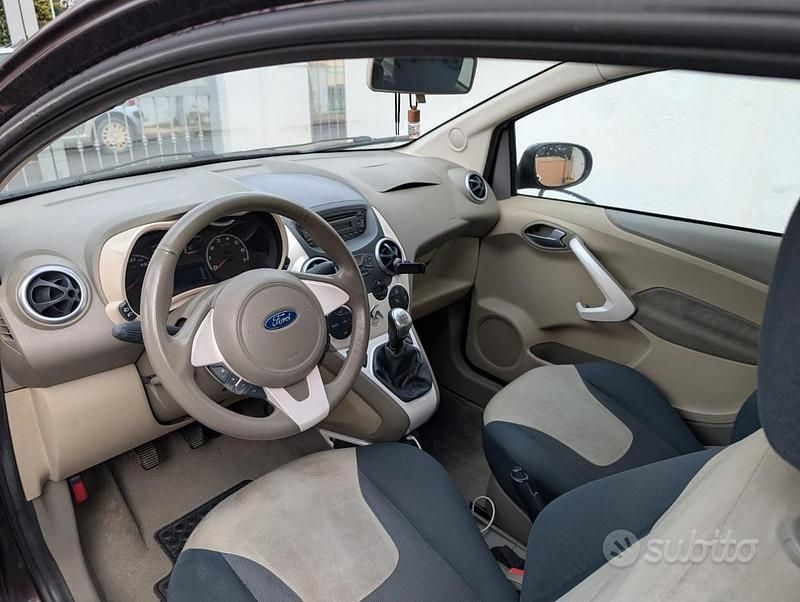 Usata Ford Ka 69 CV (50 kW) 2011 Marrone Utilitaria
