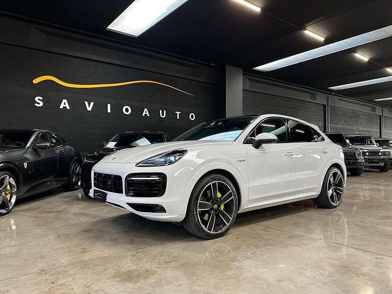 Usata Porsche Cayenne Coupe Platinum Edition 462 CV (339 kW) 2023 Bianco carrara metallizzato Coupé