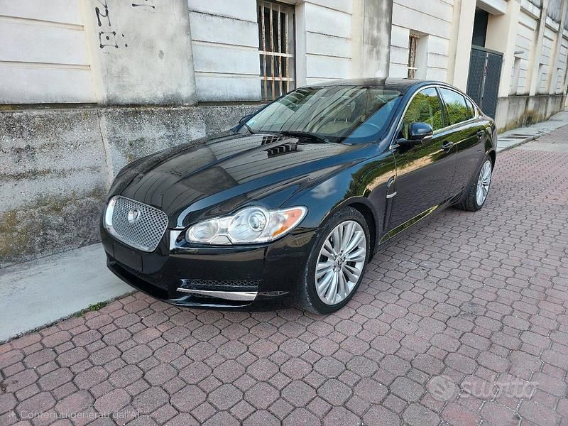 Usata Jaguar XF Premium Luxury 241 CV (177 kW) 2010 Nero Berlina