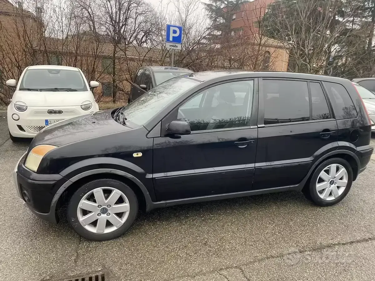 Usata Ford Fusion 68 CV (50 kW) 2008 Nero Utilitaria