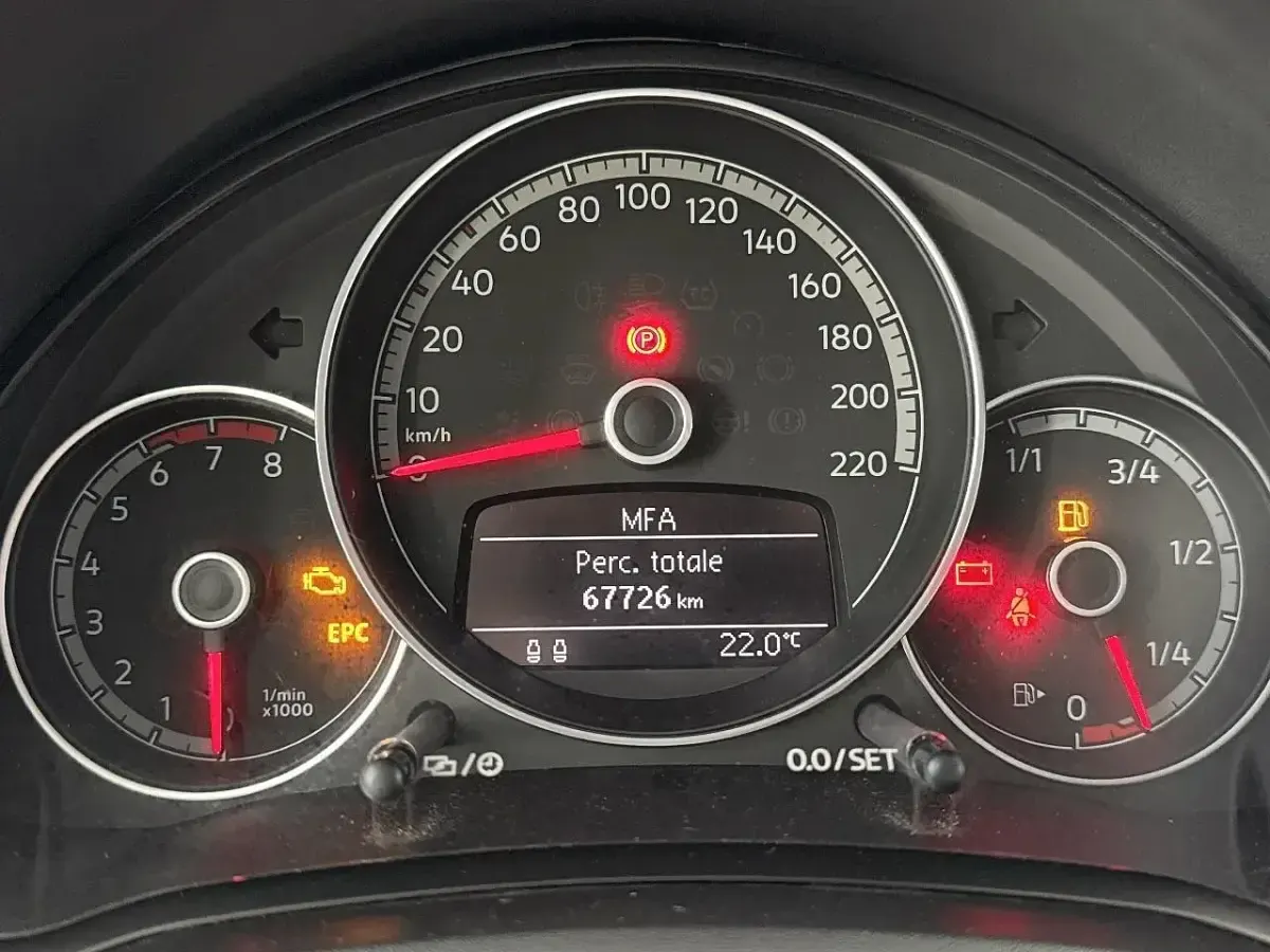 Usata VW up! move up! 60 CV (44 kW) 2017 Nero Utilitaria