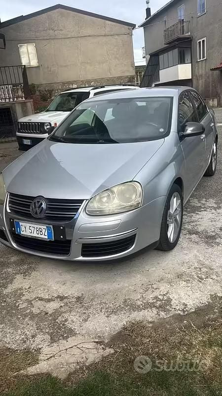 Usata VW Jetta 2005 Grigio Berlina