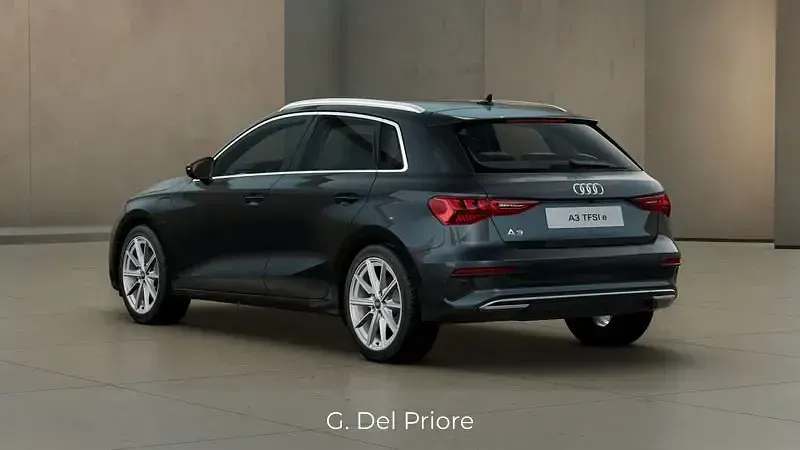 Gebraucht Audi A3 Advanced Plus 204 PS (150 kW) 2024 Grau Limousine