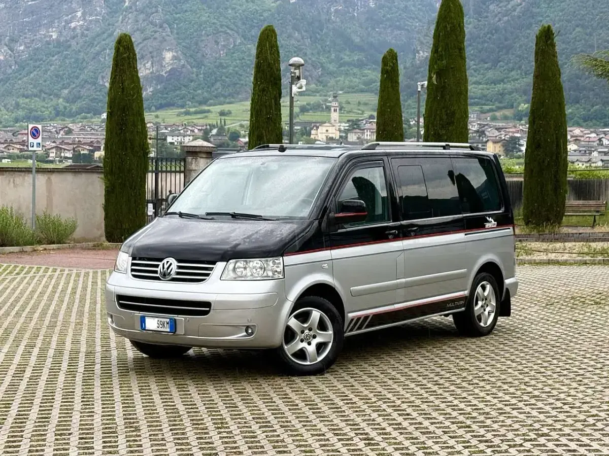 Usata VW Multivan 174 CV (127 kW) 2006 Argento Monovolume