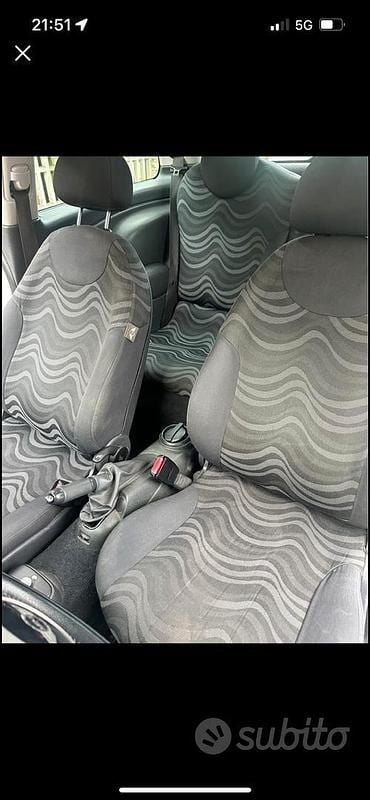 Usata Mini One D 75 CV (55 kW) 2004 Verde Utilitaria