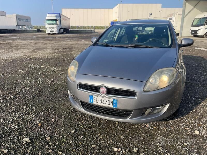 Grigio Usata 2012 Fiat Bravo Due volumi | 2500 € (Ottimo prezzo) - Immagine 1/4