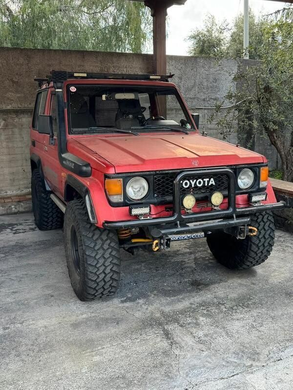 Rosso Usata 1985 Toyota Land Cruiser SUV | 14.500 € - Immagine 1/4