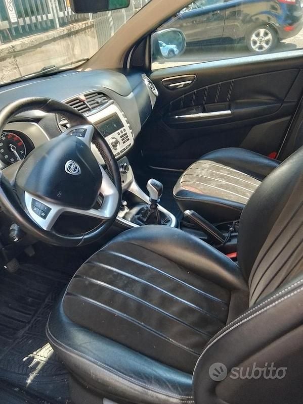 Usata Lancia Delta 2010 Bianco Utilitaria