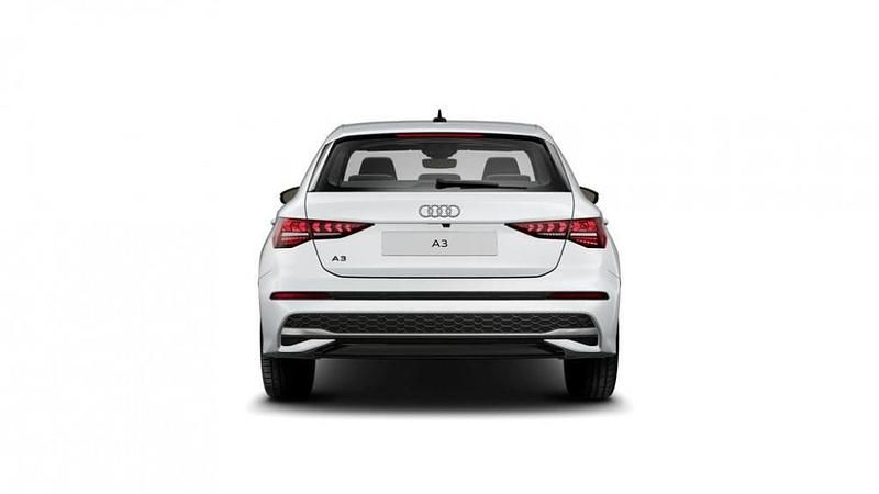 Nuova Audi A3 Advanced 150 CV (110 kW) 2025 Bianco ghiacciaio metallizzato Berlina