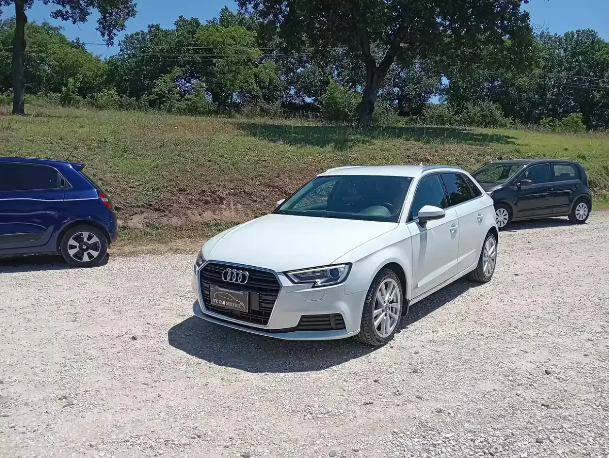 Usata Audi A3 Business 110 CV (80 kW) 2016 Bianco Berlina