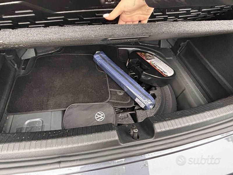 Usata VW Polo Life 95 CV (69 kW) 2023 Grigio Utilitaria