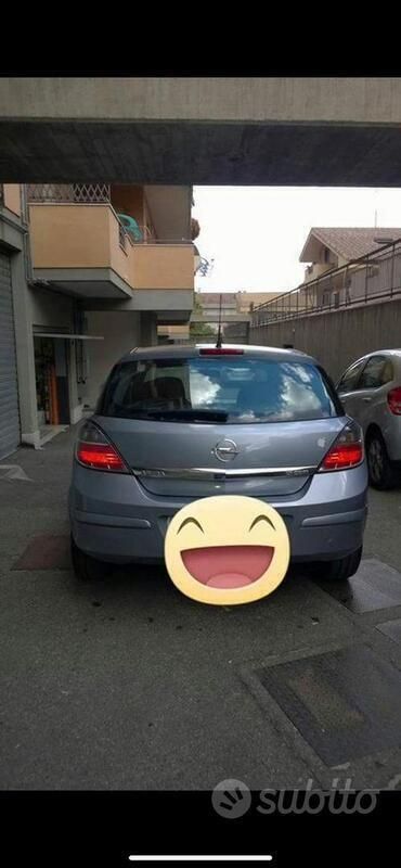 Usata Opel Astra Enjoy 101 CV (74 kW) 2007 Grigio Berlina