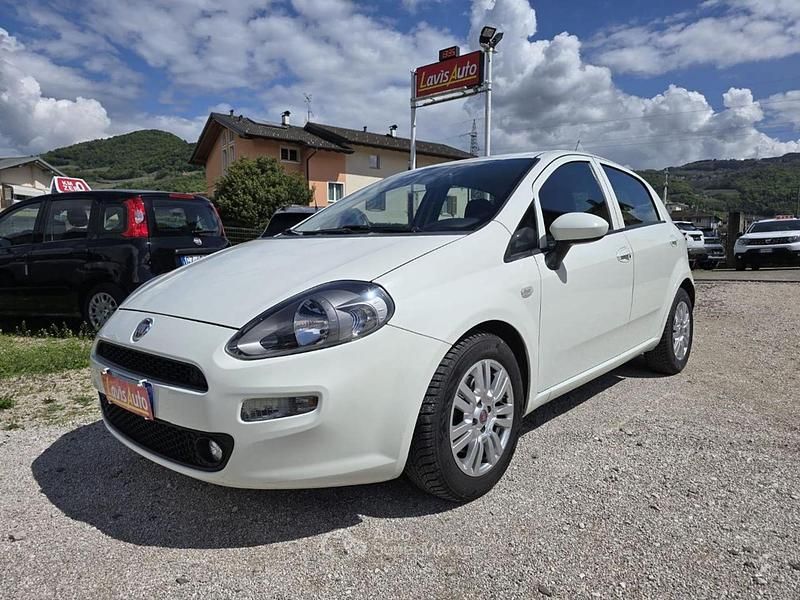 Usata Fiat Punto Street 95 CV (69 kW) 2017 Bianco Utilitaria