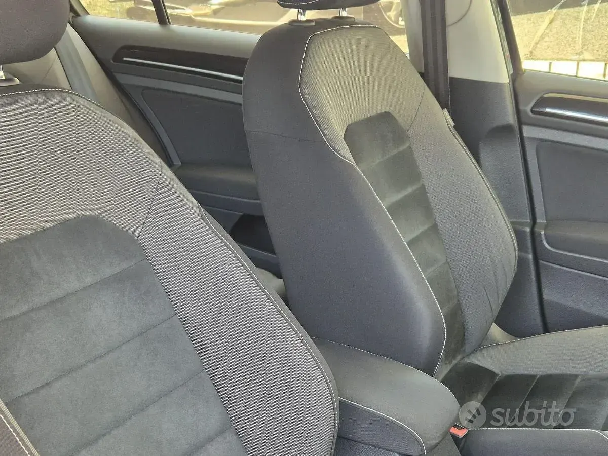 Usata VW Golf VII Highline 110 CV (80 kW) 2016 Nero Utilitaria