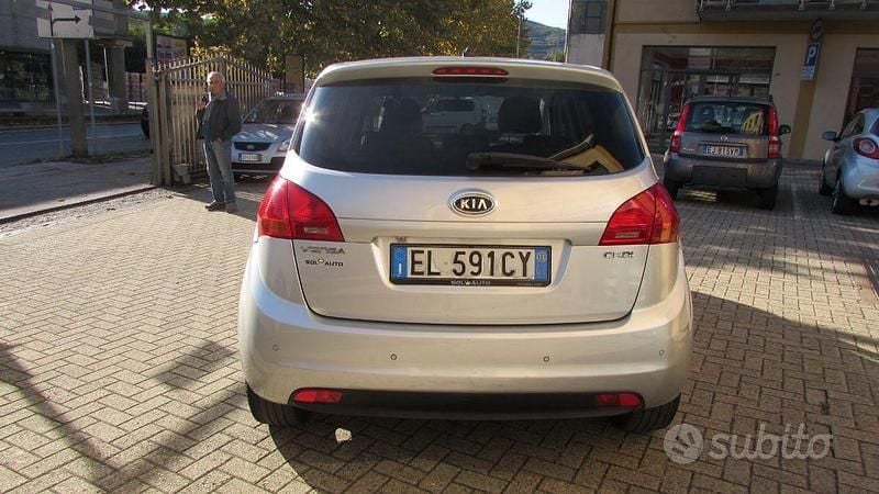 Usata Kia Venga 128 CV (94 kW) 2012 Argento Utilitaria