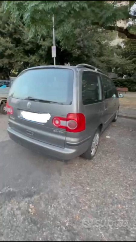Grigio Usata 2006 VW Sharan Monovolume | 3500 € - Immagine 1/4