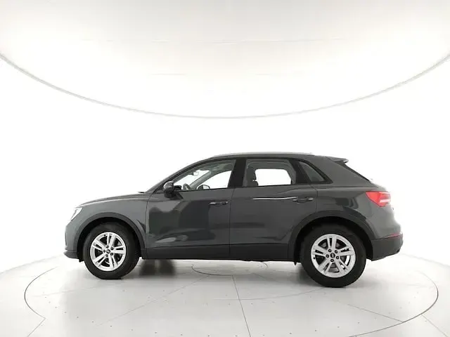Usata Audi Q3 Business 150 CV (110 kW) 2021 Grigio atomico metallizzato SUV