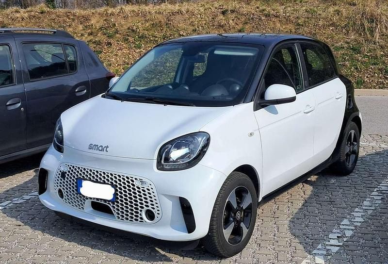 Usata Smart ForFour Electric Drive Passion 41 kW (56 CV) 2021 Utilitaria