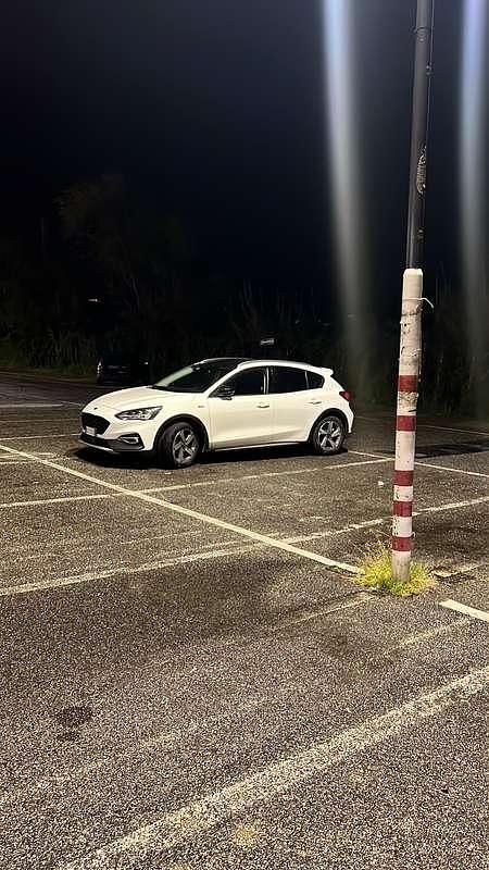 Usata Ford Focus Active 125 CV (91 kW) 2021 Bianco Berlina