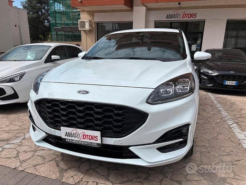 Usata Ford Kuga ST-Line X 190 CV (139 kW) 2023 Bianco SUV