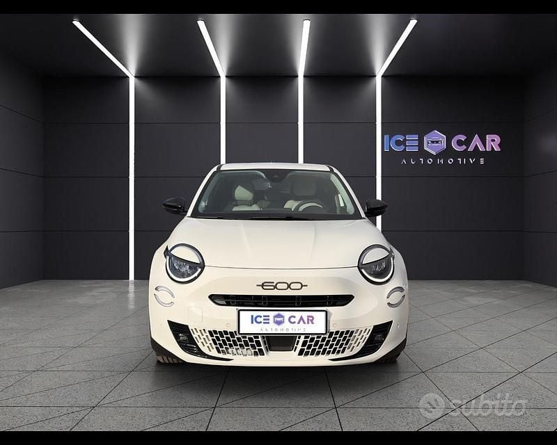 Usata Fiat 600 La Prima 110 CV (80 kW) 2025 Bianco SUV