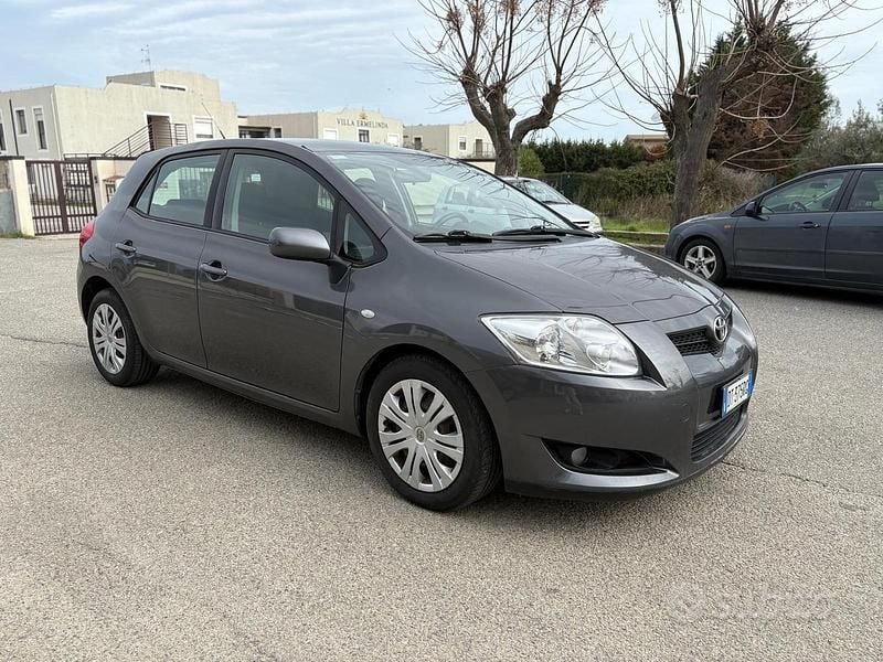 Usata Toyota Auris 90 CV (66 kW) 2009 Grigio Utilitaria