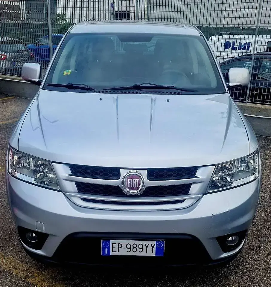 Usata Fiat Freemont Lounge 170 CV (125 kW) 2013 Argento SUV