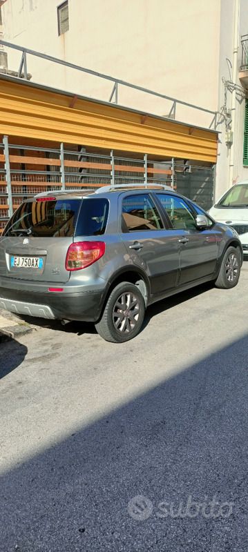 Usata Fiat Sedici 135 CV (99 kW) 2012 Grigio SUV
