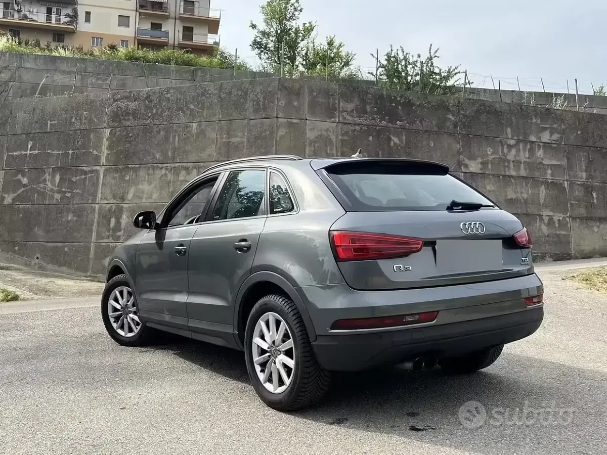 Usata Audi Q3 Business 150 CV (110 kW) 2016 Grigio SUV