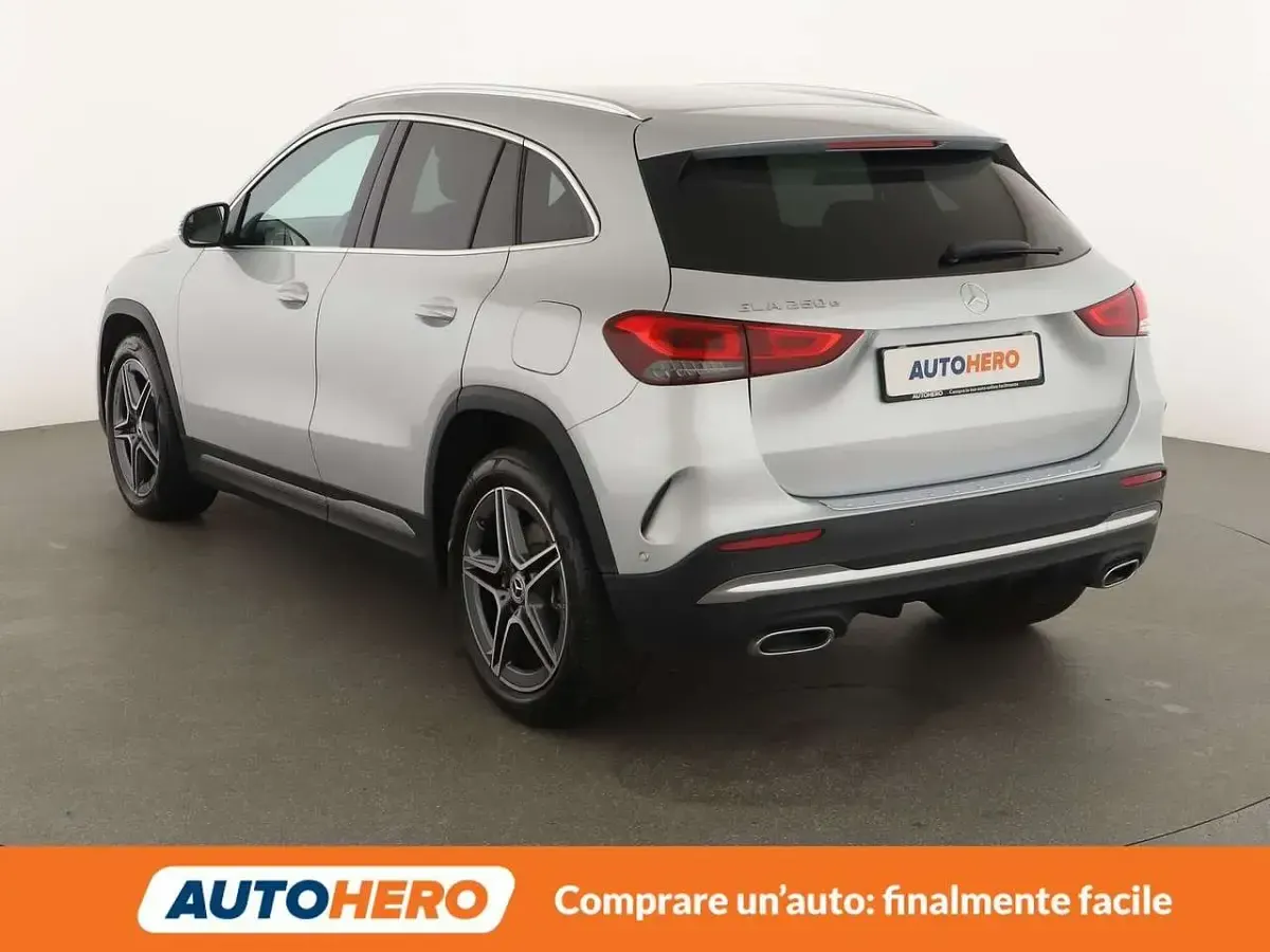 Usata Mercedes GLA250 AMG line 218 CV (160 kW) 2021 Grigio SUV