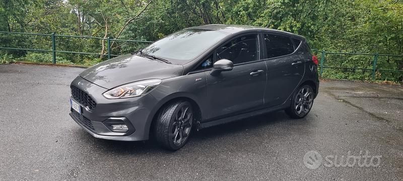 Usata Ford Fiesta ST-Line 125 CV (91 kW) 2018 Grigio Utilitaria