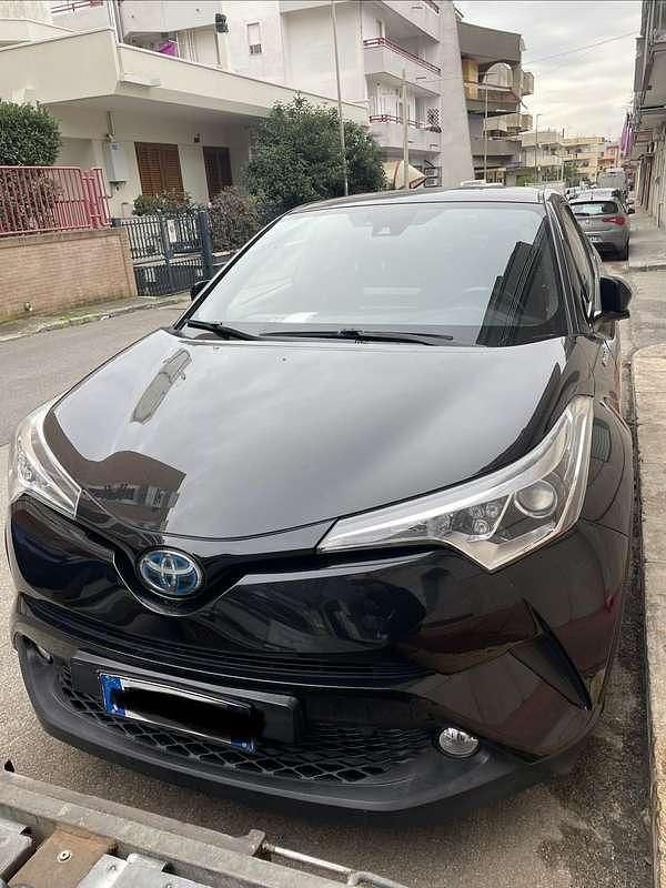 Usata Toyota C-HR Active 98 CV (72 kW) 2018 SUV
