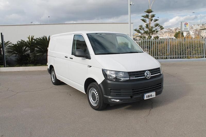 Käytetty VW Transporter 149 HP (109 kW) 2017 Valkoinen Van