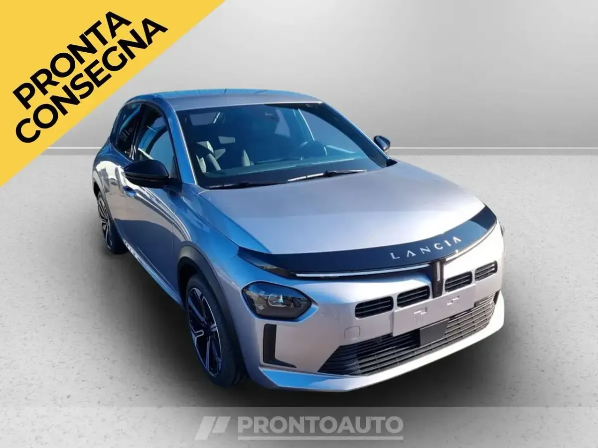 Novo Lancia Ypsilon 101 HP (74 kW) 2026 Cinzento Citadino
