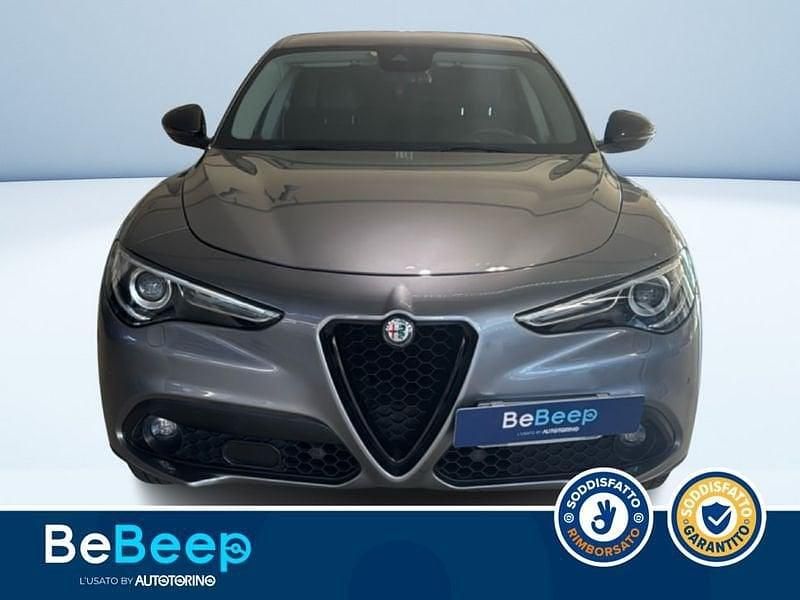 Usata Alfa Romeo Stelvio Executive 210 CV (154 kW) 2017 Grigio metallizzato SUV