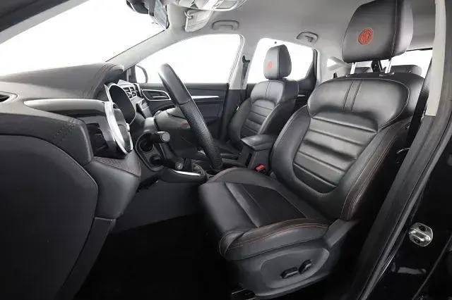 Usata MG ZS Luxury 106 CV (77 kW) 2024 Pebble black SUV
