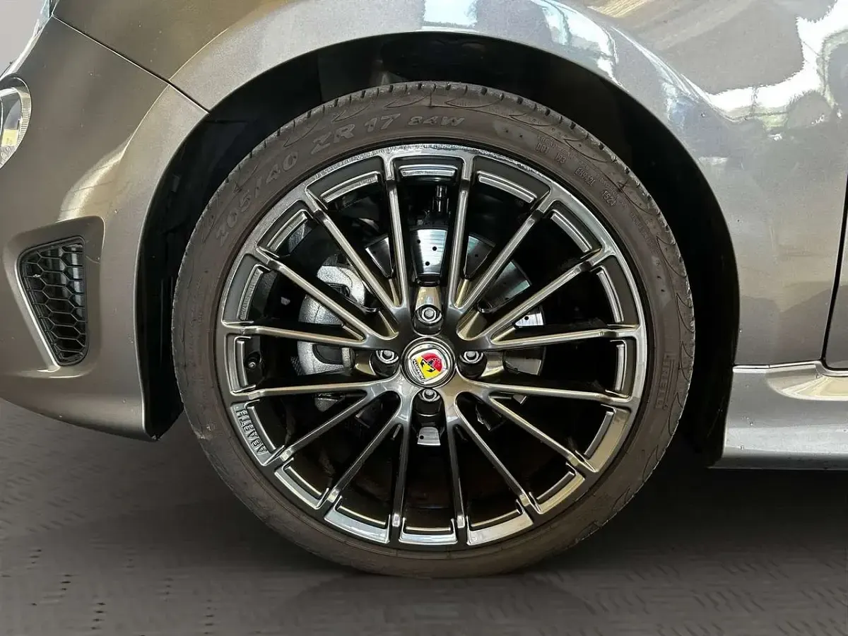 Usata Abarth 595 165 CV (121 kW) 2024 Grigio Berlina