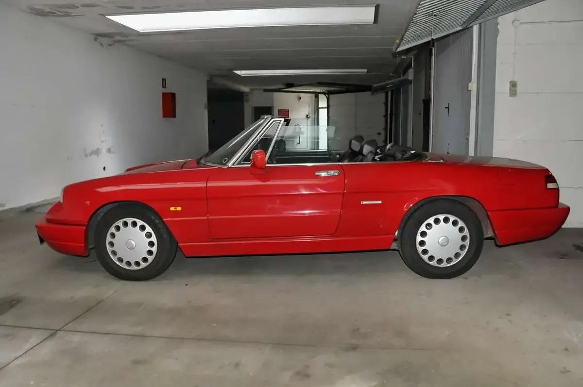 Usata Alfa Romeo Spider 106 CV (77 kW) 1992 Rosso Cabrio