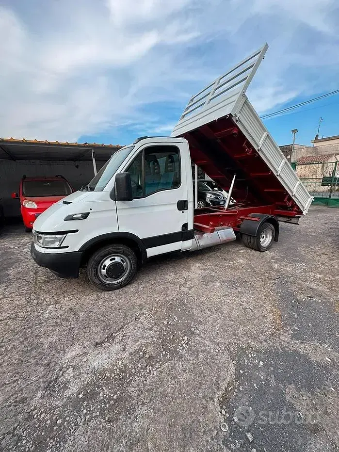 Usata Iveco Daily 125 CV (91 kW) 2001 Bianco Cabrio