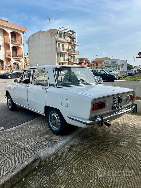 Usata Alfa Romeo 1750 118 CV (86 kW) 1970 Bianco Berlina