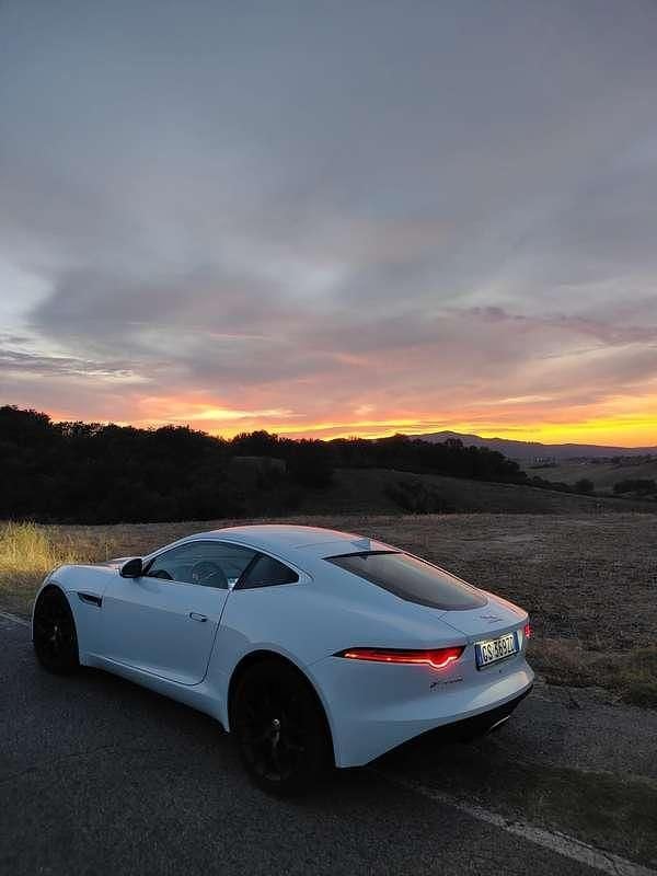 Usata Jaguar F-Type R-Dynamic 300 CV (220 kW) 2018 Bianco Coupé