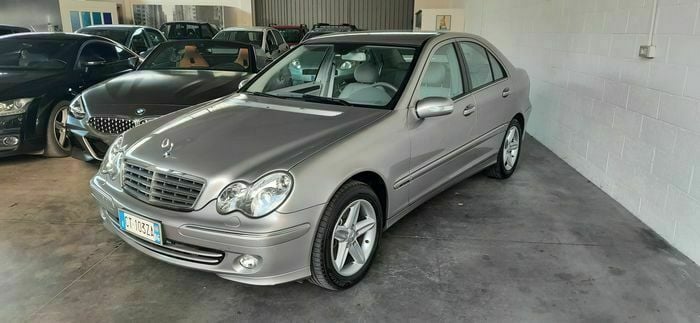 Usata Mercedes C320 Elegance 218 CV (160 kW) 2005 Grigio