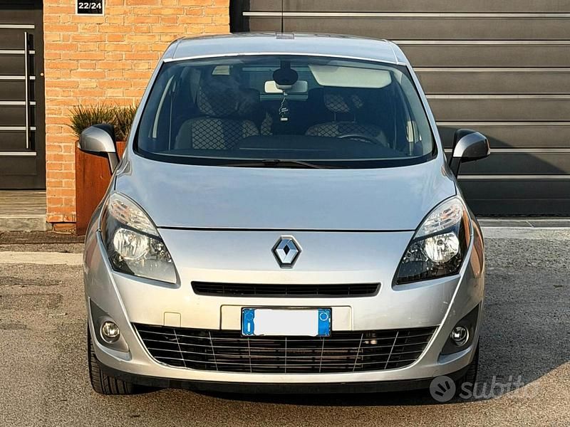 Usata Renault Grand Scénic III 130 CV (95 kW) 2011 Grigio Monovolume