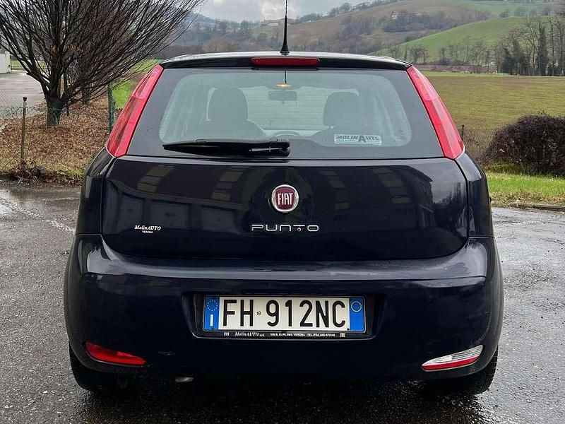 Usata Fiat Punto Lounge 95 CV (69 kW) 2017 Blu/azzurro Utilitaria