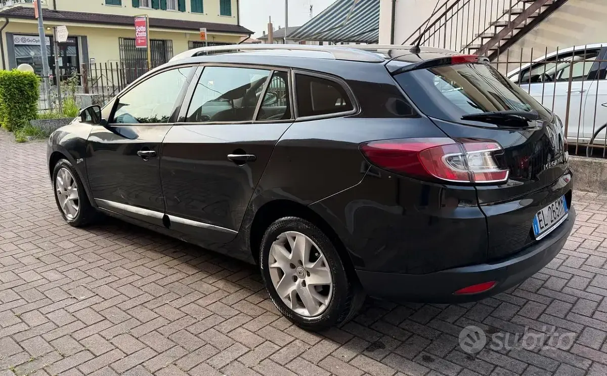 Usata Renault Mégane GrandTour 90 CV (66 kW) 2011 Nero Station wagon