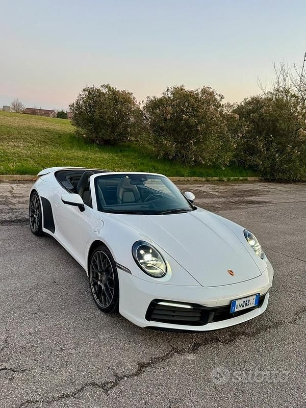 Usata Porsche 992 385 CV (283 kW) 2020 Cabrio