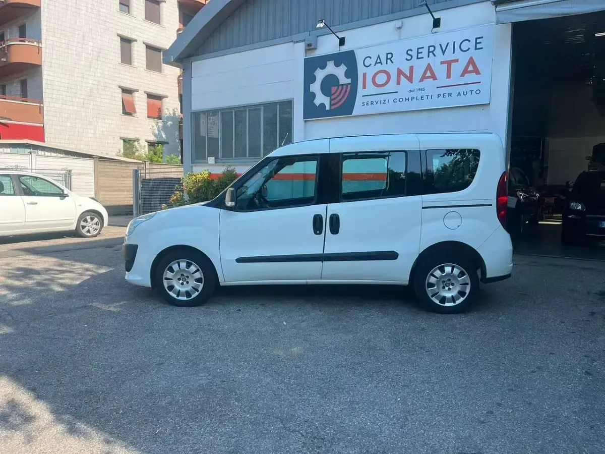 Usata Fiat Doblò 135 CV (99 kW) 2014 Bianco Monovolume