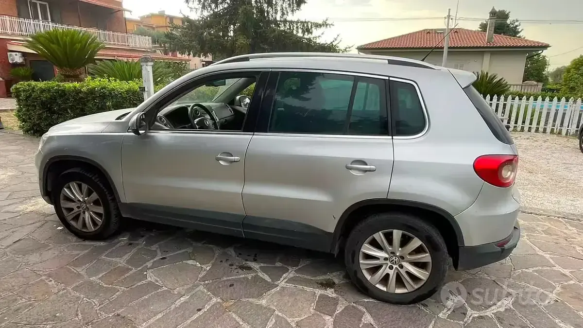 Usata VW Tiguan 140 CV (102 kW) 2010 Grigio SUV