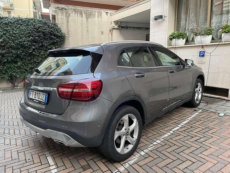 Usata Mercedes GLA200 136 CV (100 kW) 2018 SUV