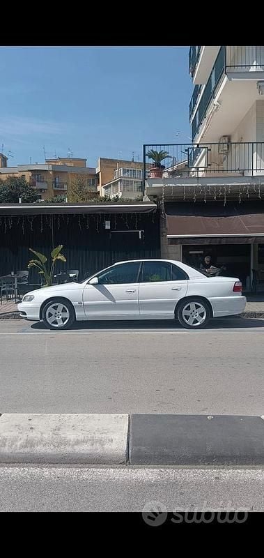 Occasion Opel Omega 136 ch (100 kW) 2000 Blanc Berline